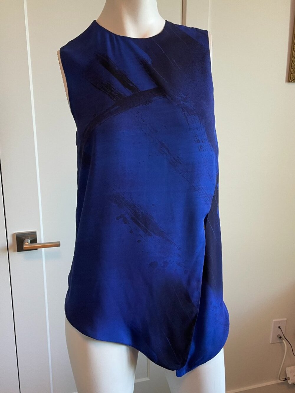 Babaton Hopkins Asymmetrical Tie Waist Slvless Tank Top Abstract Print Blue XS